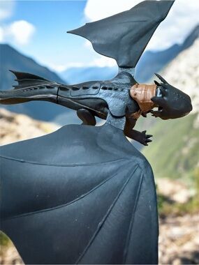 Dreamworks Dragons, How to Train Your Dragon,Toothless Action Figure